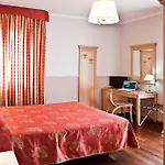 Hotel Arco Di Travertino 2*