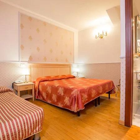 Hotel Arco Di Travertino Řím