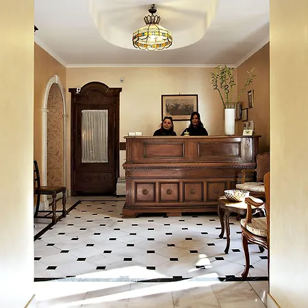 Arco Di Travertino 2* רומא