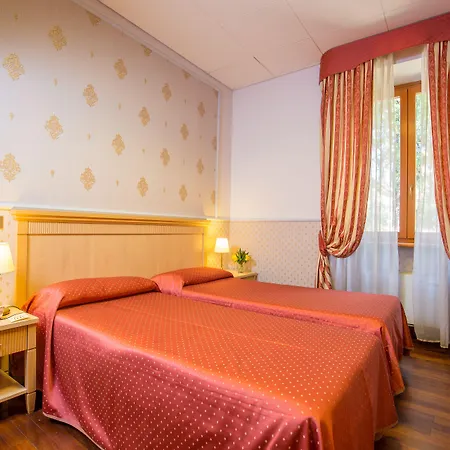 מלון Arco Di Travertino