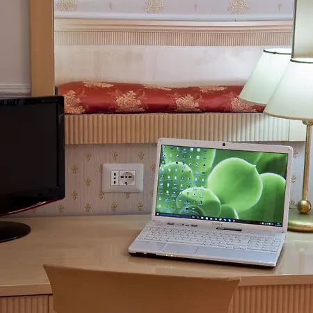 Arco Di Travertino רומא