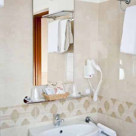 Arco Di Travertino 2*