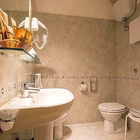 Arco Di Travertino Hotel Rome