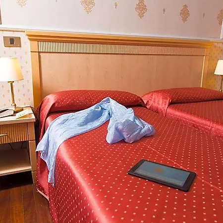 Arco Di Travertino Hotel 2*