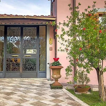 Hotel Arco Di Travertino 2*