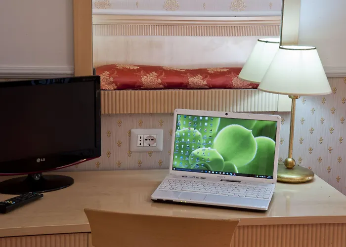 Arco Di Travertino Rome