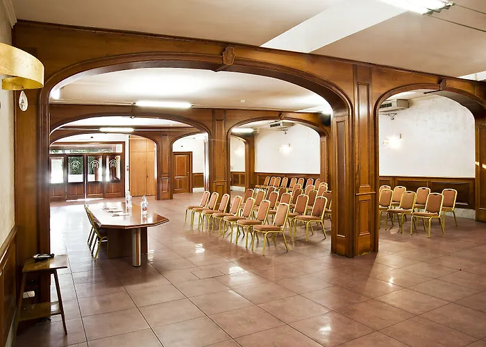 Arco Di Travertino Rome