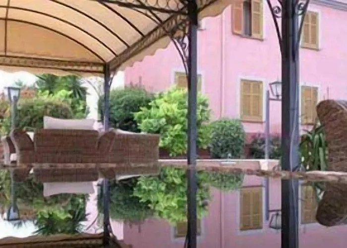 Arco Di Travertino 2* Rome