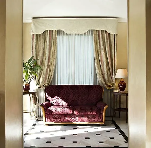 Arco Di Travertino Rome