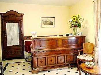 Hotel Arco Di Travertino