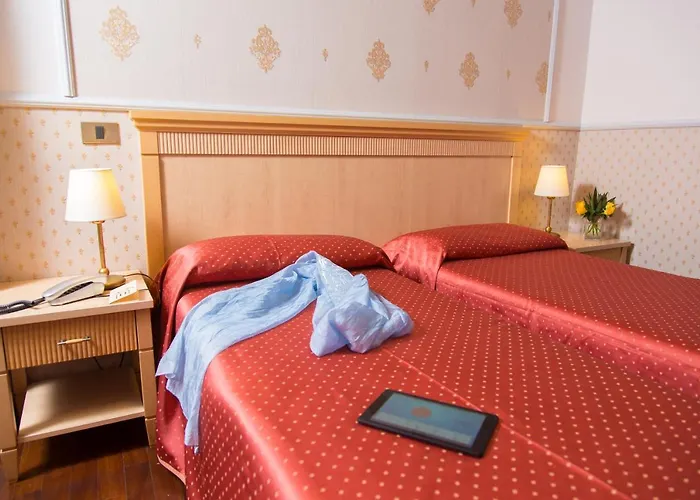 Arco Di Travertino Hotel