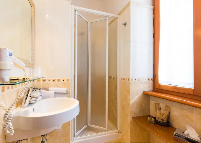 Arco Di Travertino Hotel