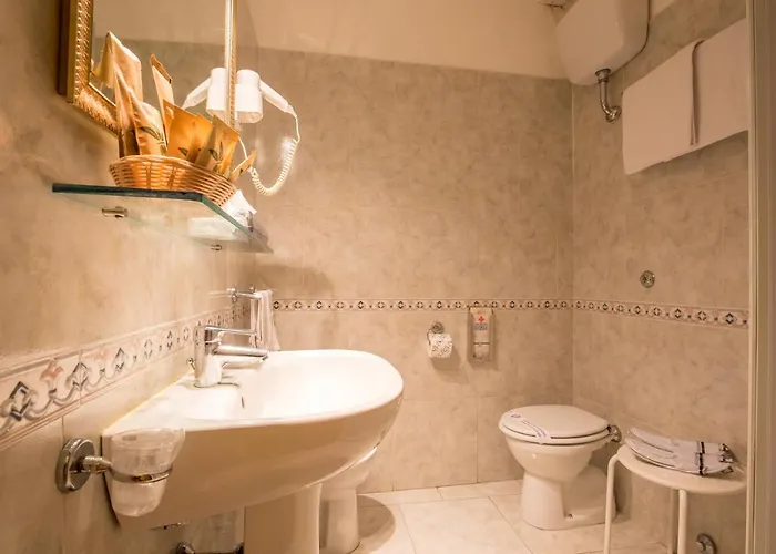 Arco Di Travertino Hotel