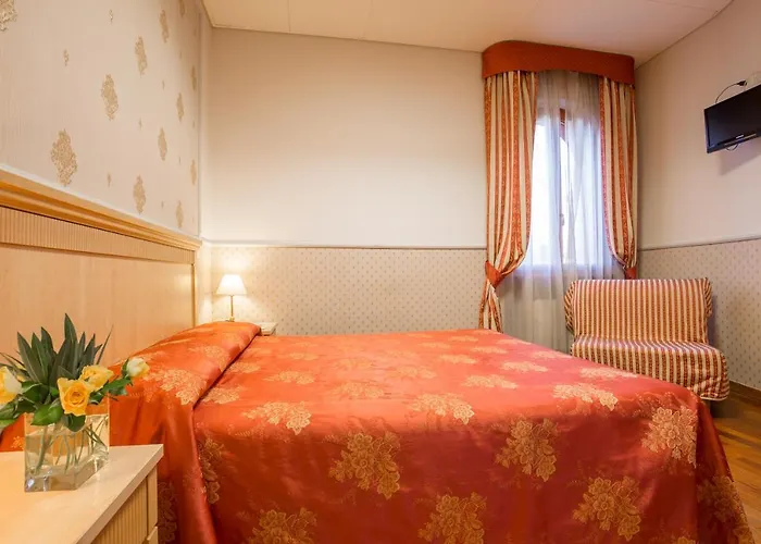 Arco Di Travertino Hotel