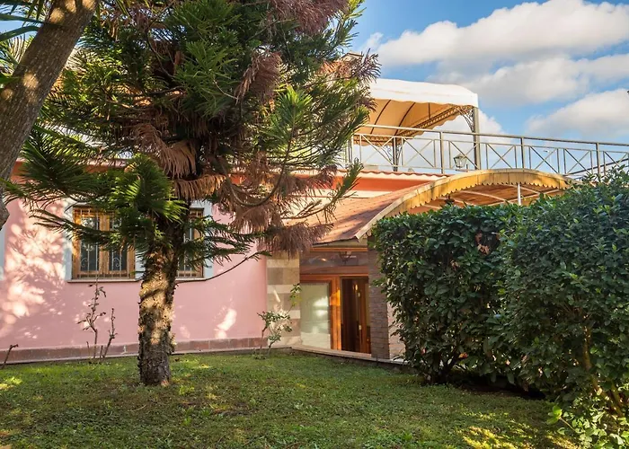 Arco Di Travertino 2* Rome