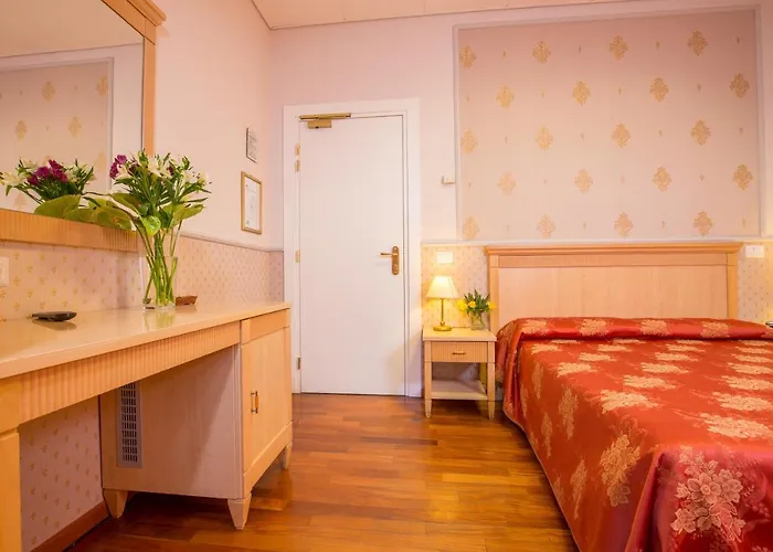 Hotel Arco Di Travertino