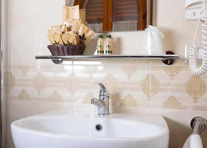 Arco Di Travertino Hotel 2*