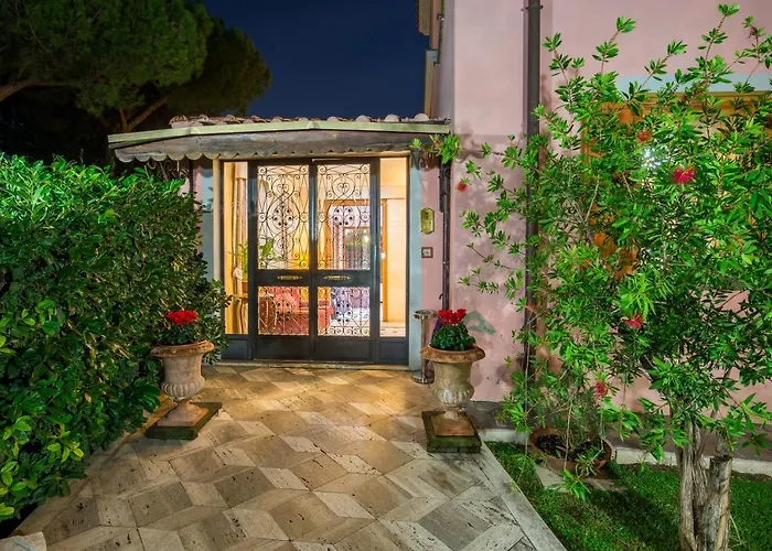 Hotel Arco Di Travertino 2*