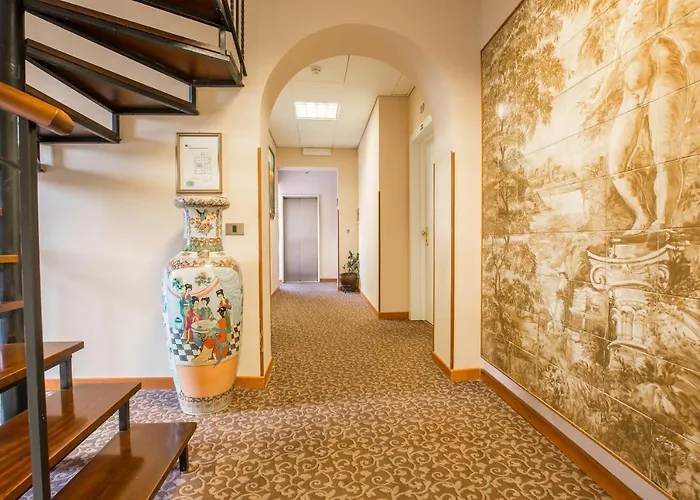 Arco Di Travertino Hotel