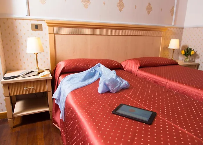 Hotel Arco Di Travertino